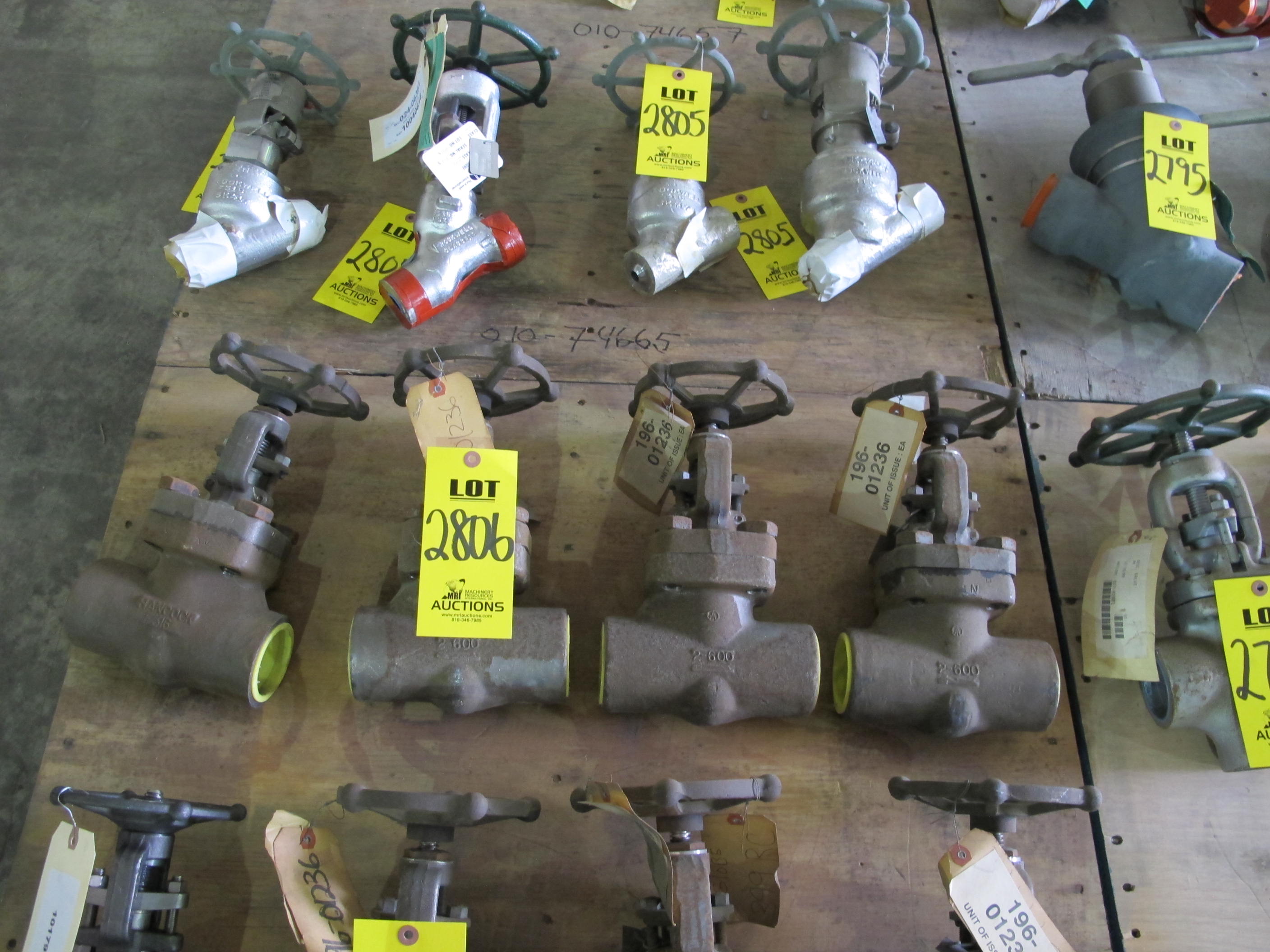 LOT (4) VALVES, GLOBE TYPE, 2" SIZE, 600 LB RATING, 316 SS MATERIAL, SOCKET WELD CONNECTIONS, SA182 SPECIFICATION, BOLTED BONNET, OUTSIDE SCREW AND YOKE STYLE, HARD FACED SEAT AND DISC TRIM, GRAPHOIL PACKING SOFTGOODS, HANDWHEEL OPERATOR. REPLACED BY M/C 196-02176, PART # 5500WIXMB1MC121 (W-51) LOADING & HANDLING FEE $15-